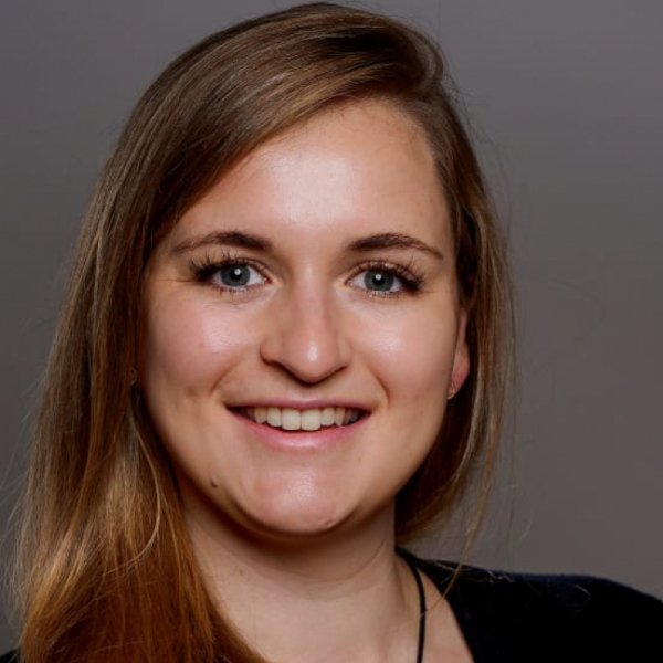 Amelie König<br><font size=1>BSc. Osteopathin, Heilpraktikerin</font> Amelie König<br><font size=1>BSc. Osteopathin, Heilpraktikerin</font>